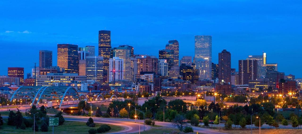 Вилла 2226 N Washington St Денвер Экстерьер фото