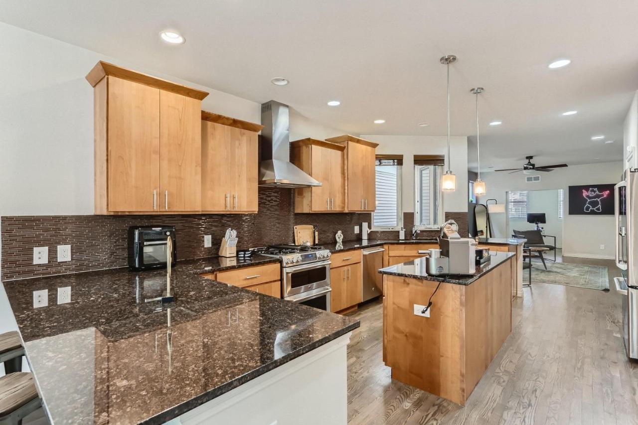 Вилла 2226 N Washington St Денвер Экстерьер фото